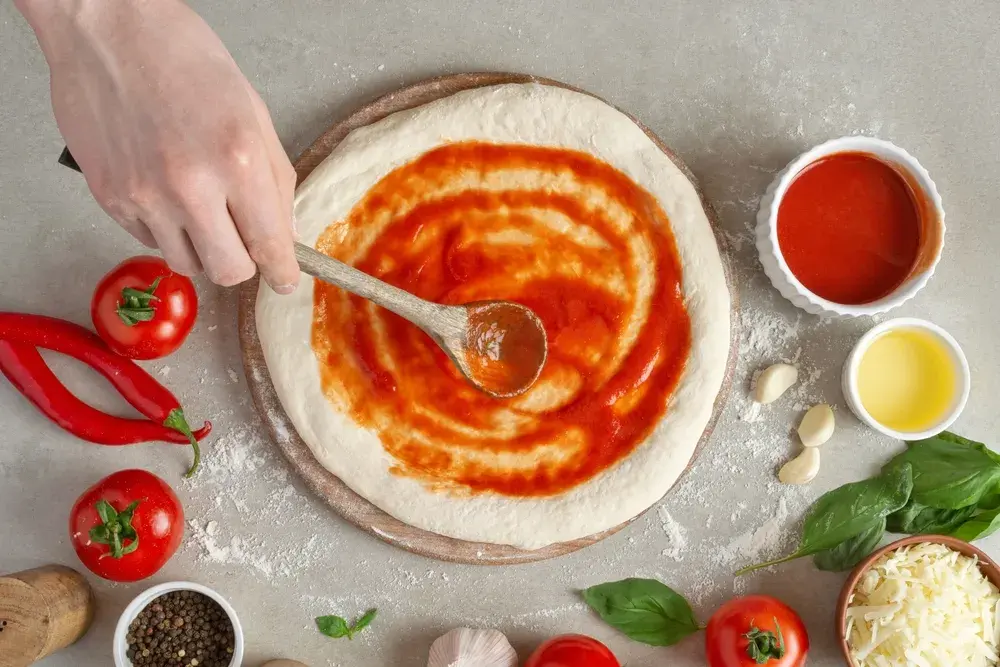 Jak zrobić sos pomidorowy do pizzy, który zachwyci każdego smakosza