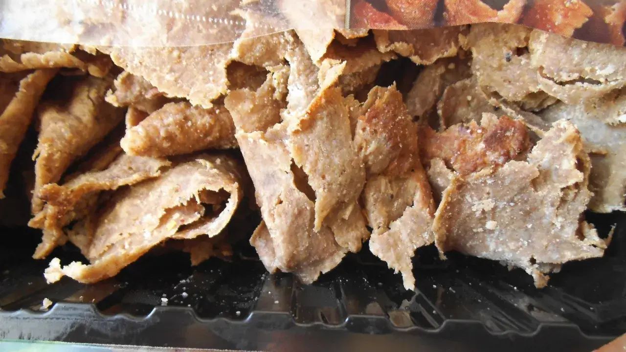 Kebab wołowo drobiowy Biedronka: skład, wartości odżywcze i cena