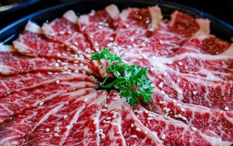 Wołowina Wagyu: Dlaczego to mięso jest tak wyjątkowe i drogie?