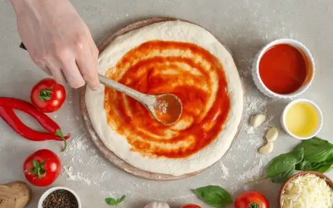 Jak zrobić sos pomidorowy do pizzy, który zachwyci każdego smakosza
