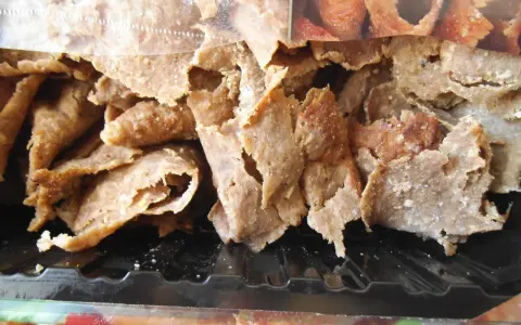 Kebab wołowo drobiowy Biedronka: skład, wartości odżywcze i cena