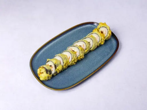 Roladki sushi w panierce tempura, idealne do domowego przepisu. Chrupiące i pyszne!