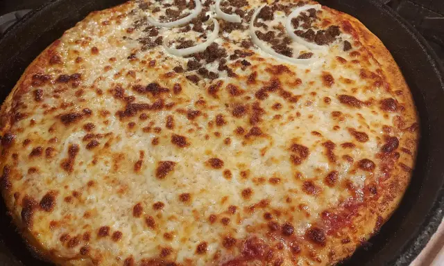 Ile waży duża pizza w Pizza Hut? Zaskakujące fakty o wadze pizzy