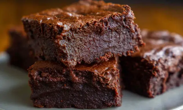 Puszyste brownie z airfryer, idealne na szybki deser. Czekoladowe, wilgotne i pyszne.