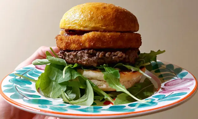 Jak podgrzać hamburgera w piekarniku, aby nie stracił smaku i soczystości